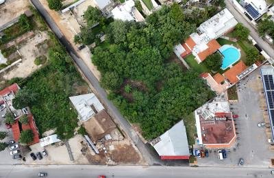 Terreno en la Huayacán 960 m2